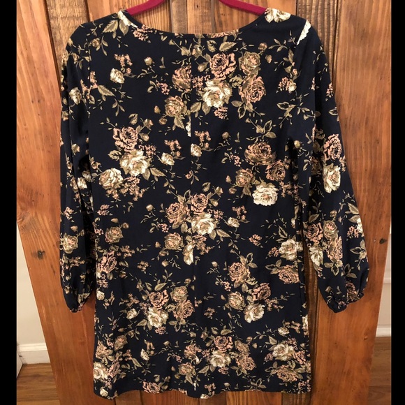 Charlotte Russe extra small Floral shift dress - Picture 2 of 2